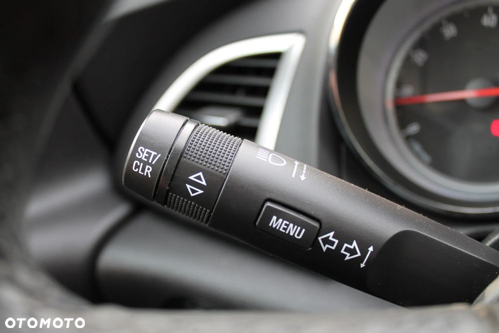 Opel Astra 1.4 Turbo Cosmo - 22