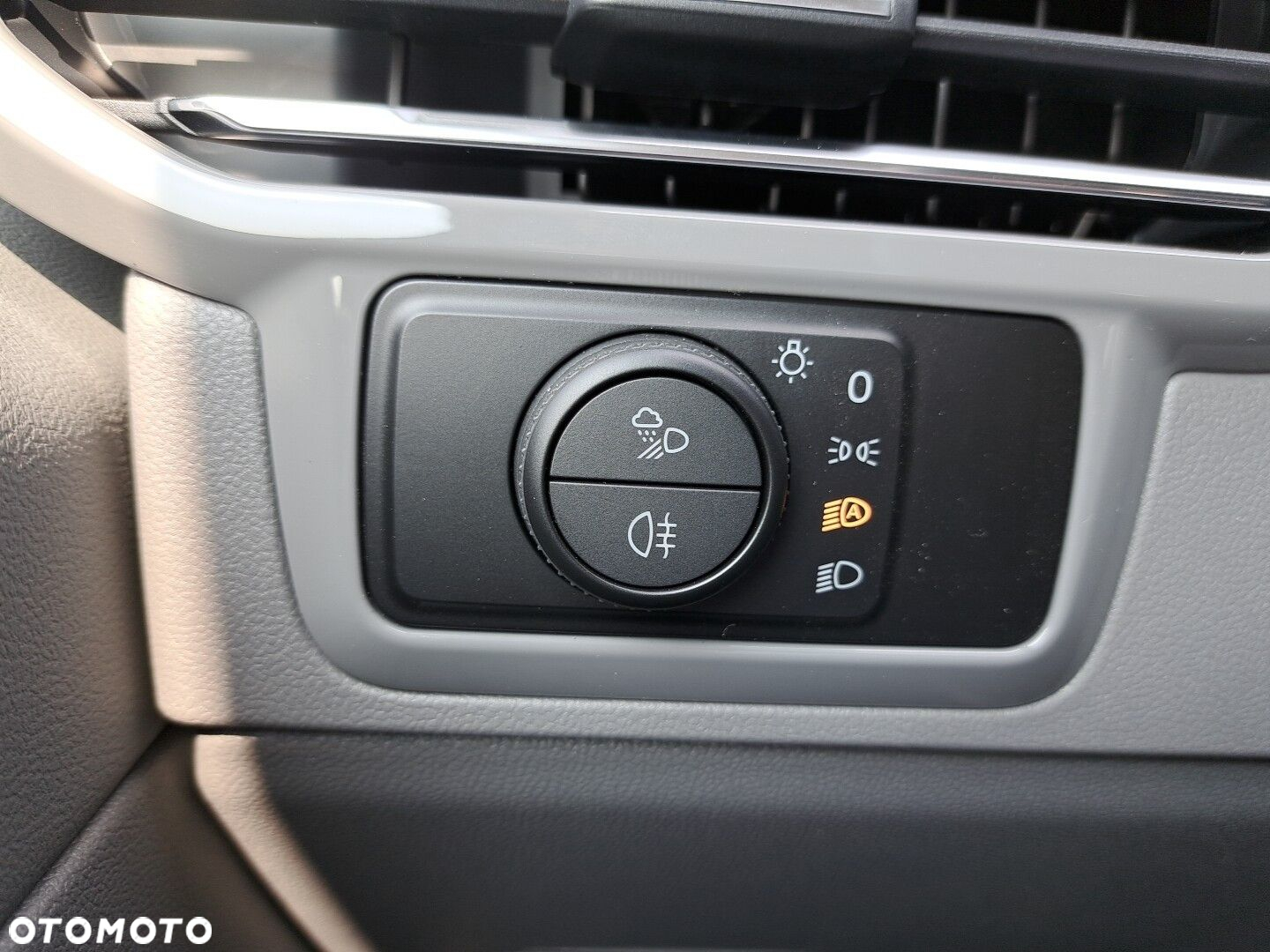 Volkswagen Caravelle - 15