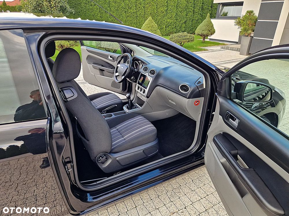Ford Focus 1.6 16V Titanium - 11