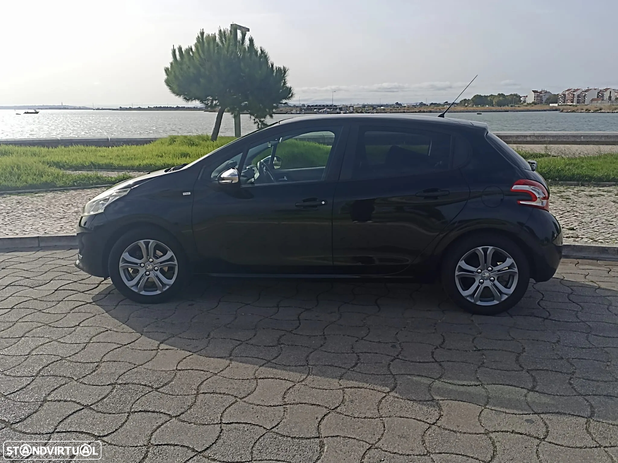 Peugeot 208 1.4 HDi SE Style - 3