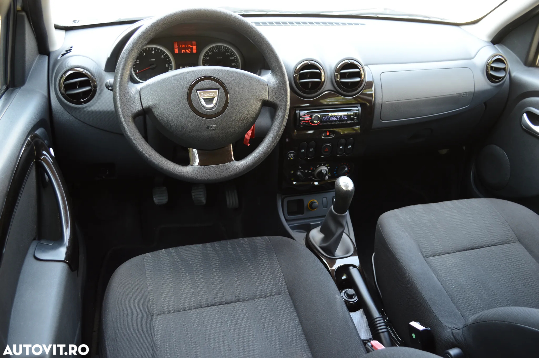 Dacia Duster 1.6 4x2 Laureate - 23