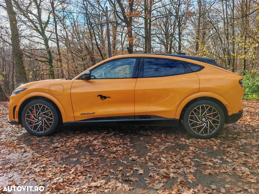 Ford Mustang Mach-E AWD GT - 5