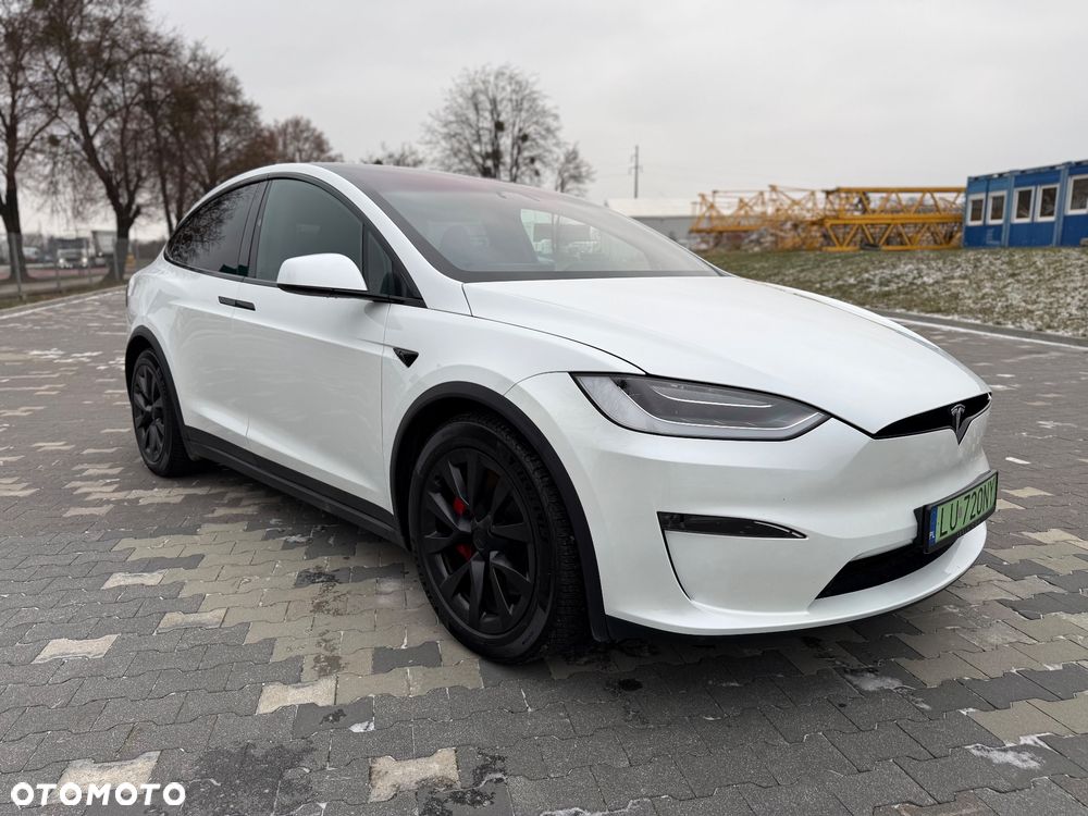 Tesla Model X - 3