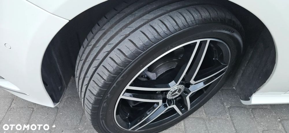 Mercedes-Benz Klasa B 200 (BlueEFFICIENCY) 7G-DCT - 39