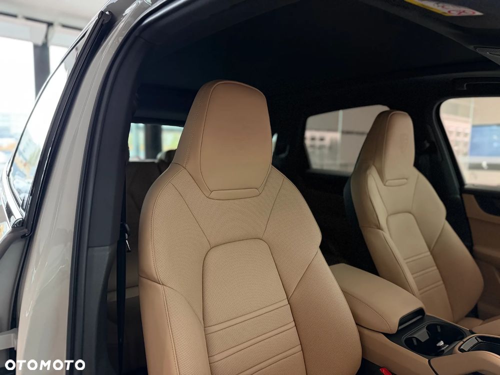Porsche Cayenne Black Edition - 28