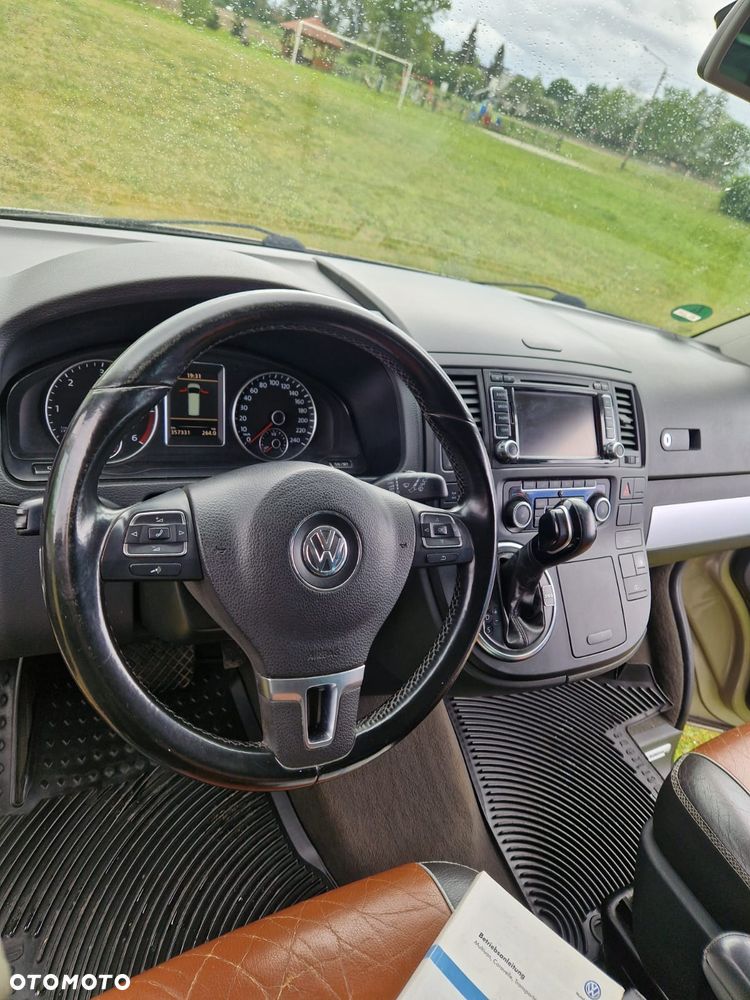 Volkswagen Multivan - 15