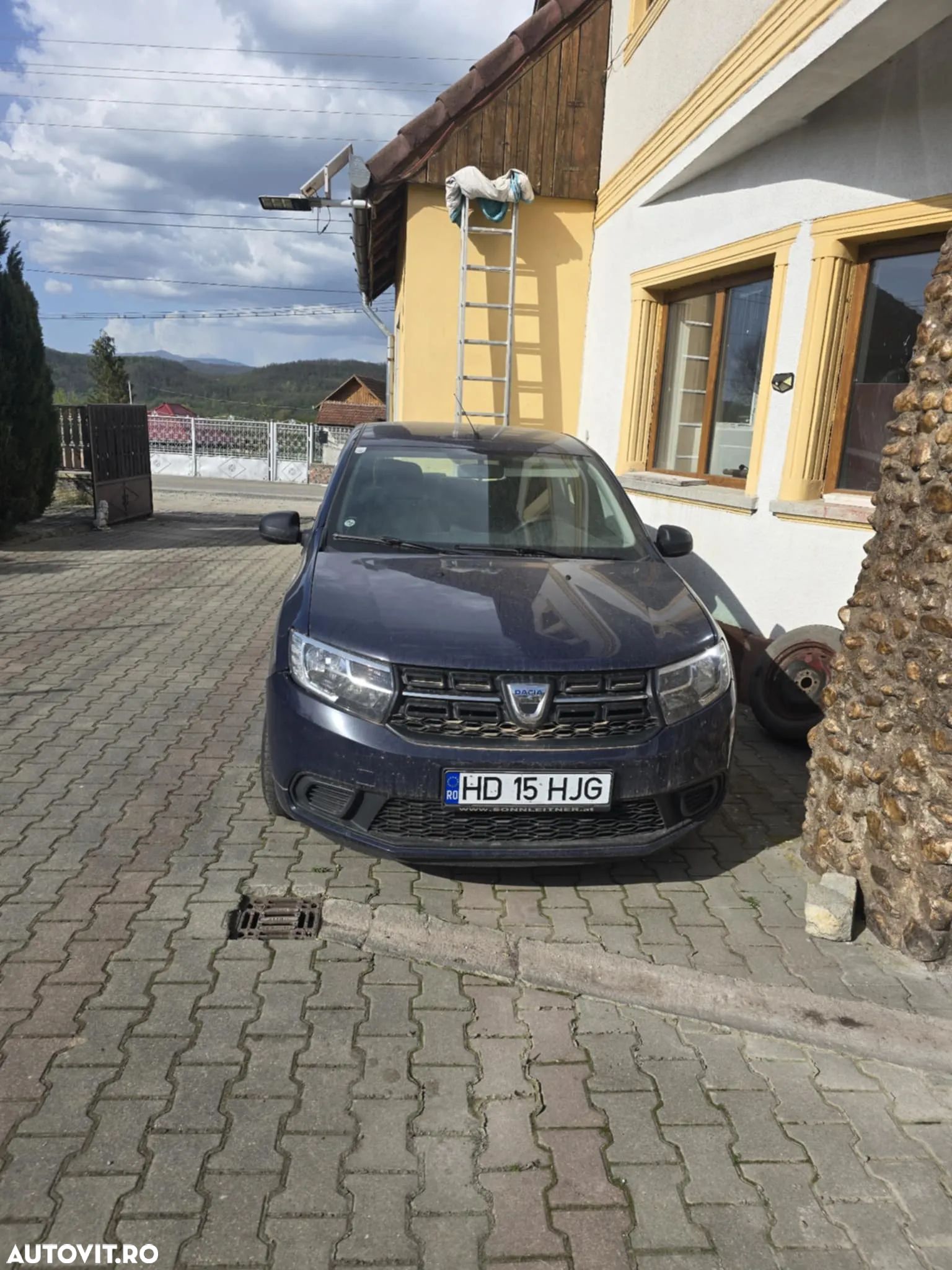 Dacia Sandero SCe 65 Essential - 1