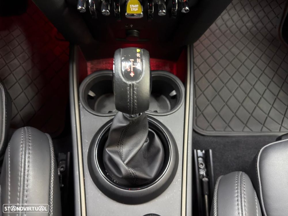 MINI Countryman Cooper SE ALL4 Auto - 32