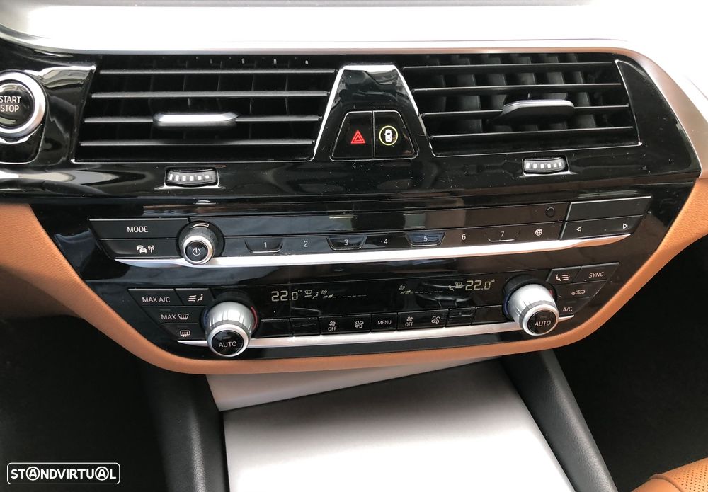 BMW 530 e Line Luxury - 40