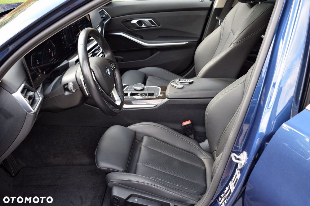 BMW Seria 3 320d xDrive Luxury Line sport - 18