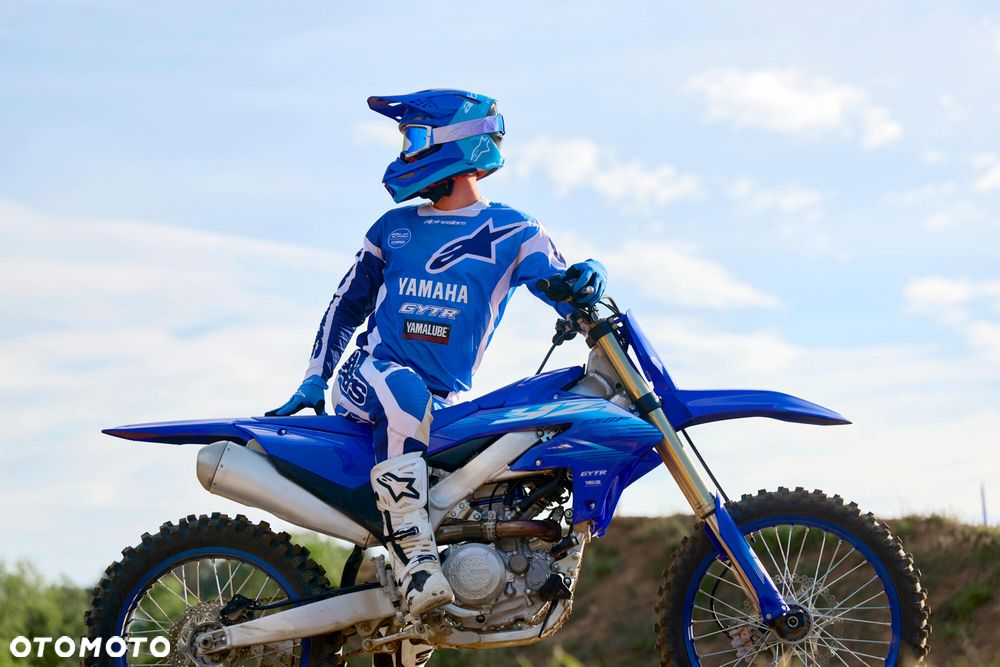 Yamaha YZF - 8