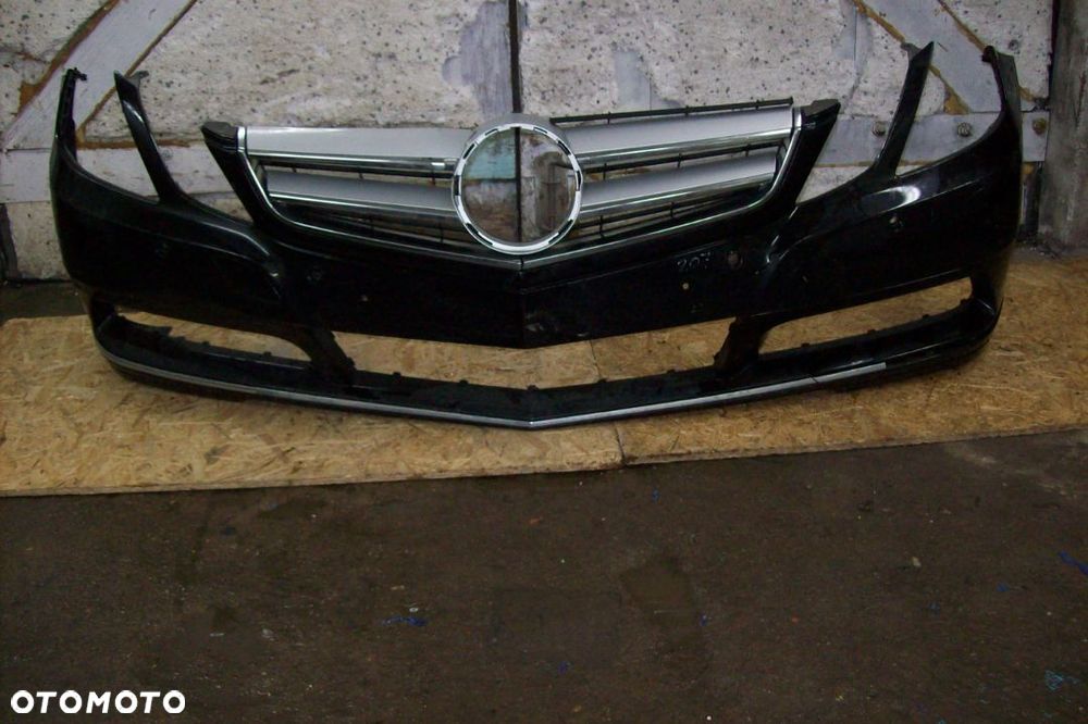 ZDERZAK PRZEDNI MERCEDES E-KLASA W207/C207/CUPE ROK 09 - 1