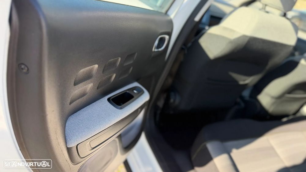 Citroën C3 1.2 PureTech Shine EAT6 - 11
