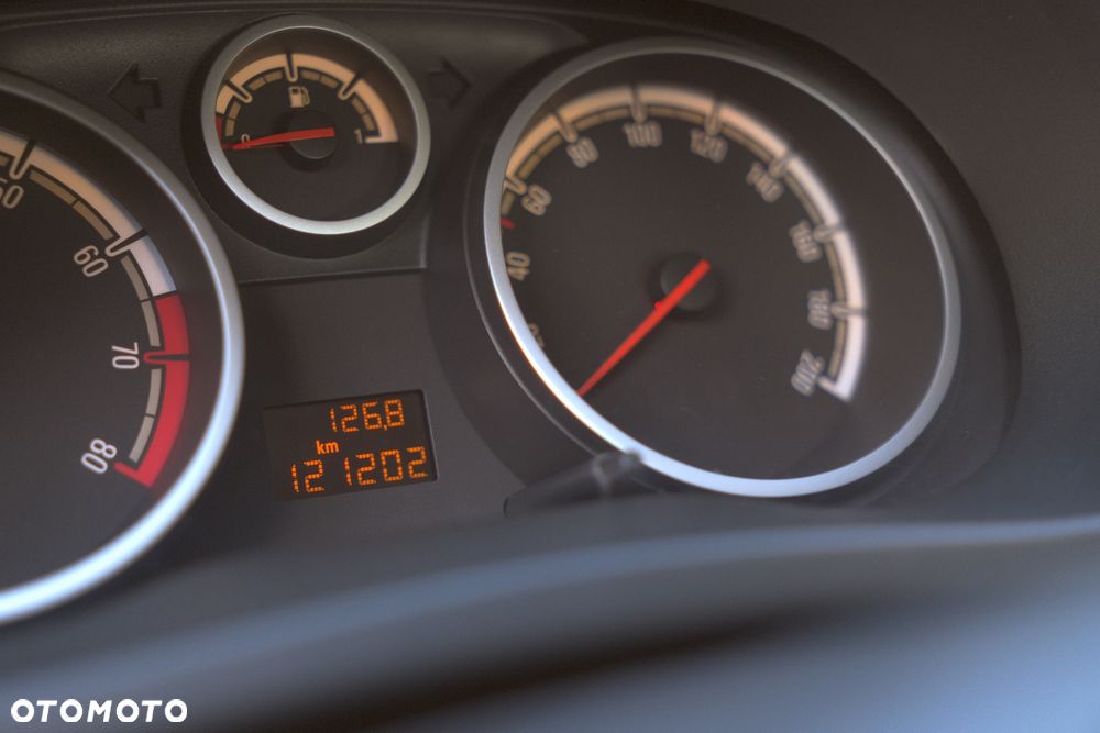 Opel Corsa 2011 photo 2