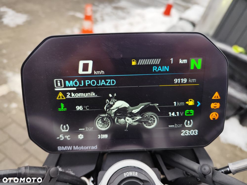 BMW F - 9