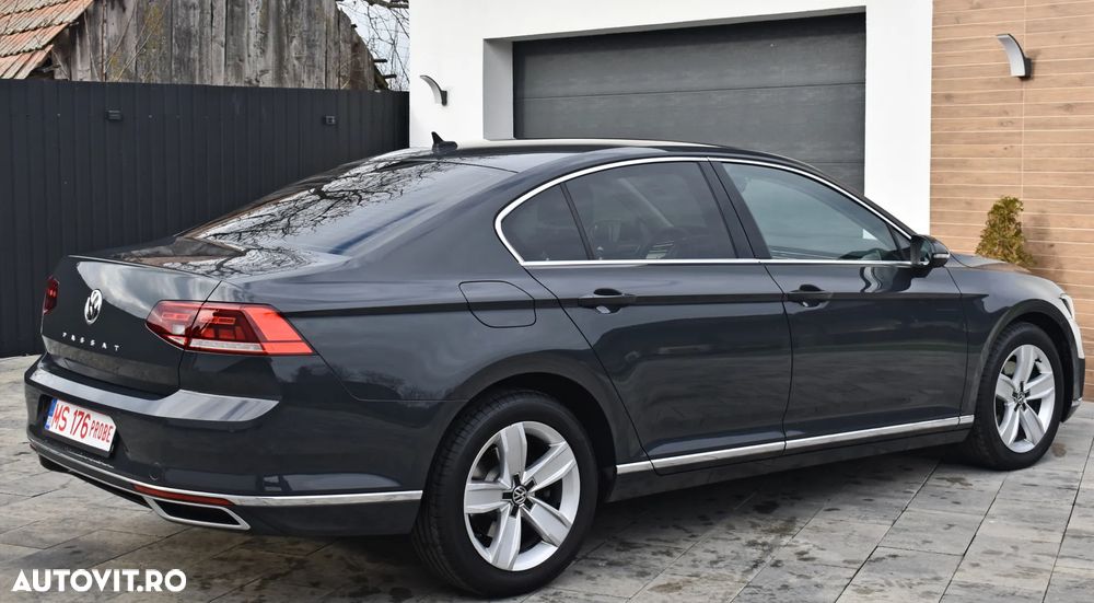 Volkswagen Passat Variant 2.0 TDI SCR DSG Highline - 13