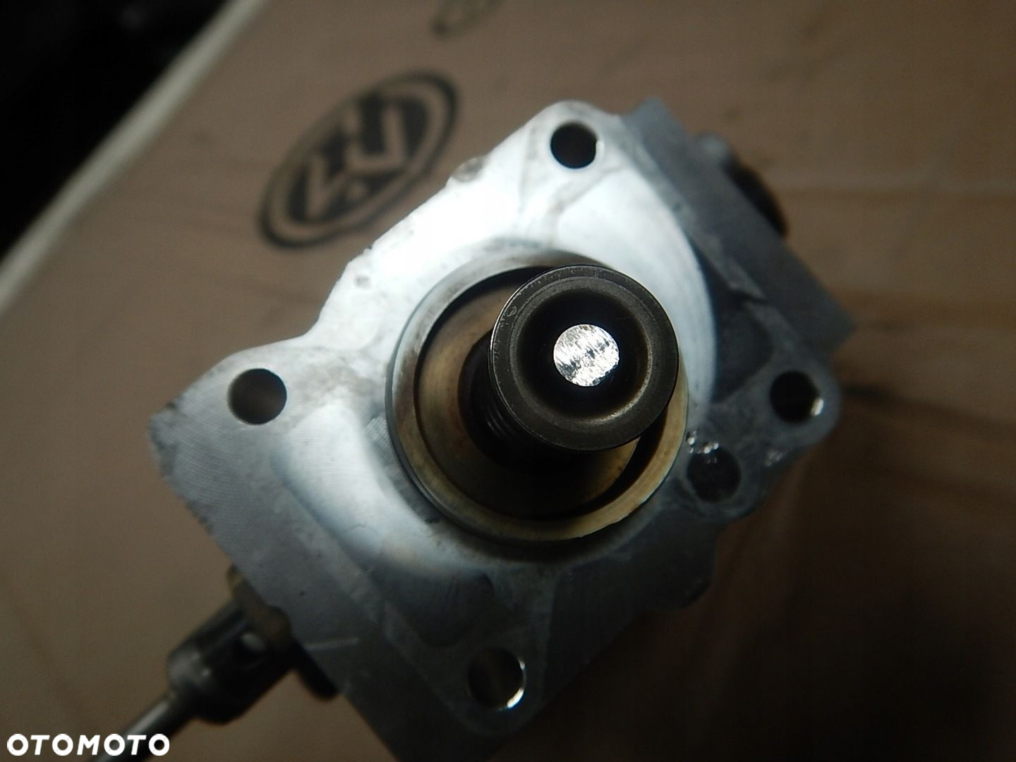POMPA PALIWA VW GOLF V TOURAN 1.6 FSI 03C127025L - 4