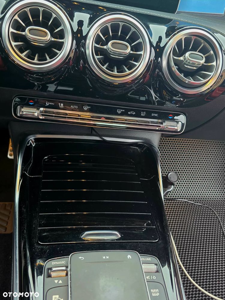 Mercedes-Benz CLA - 10