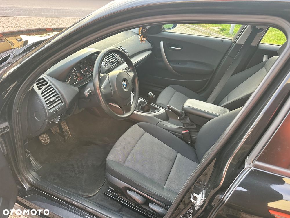BMW Seria 1 120i - 34