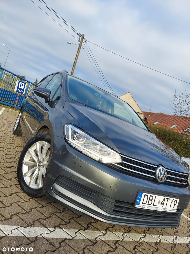 Volkswagen Touran - 1