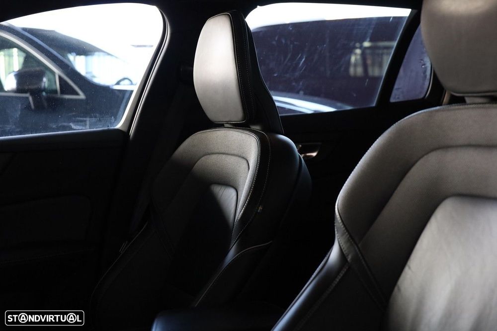 Volvo V60 2.0 B4 R-Design Geartronic - 8