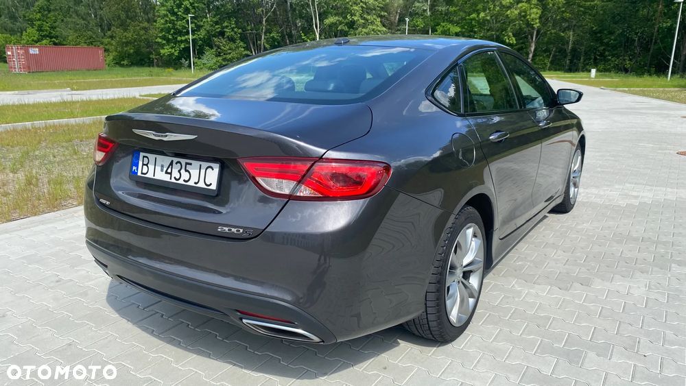Chrysler 200 - 7