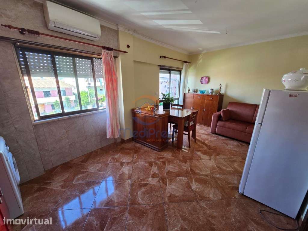 Apartamento T2 com Varanda, Parqueamento e Arrecadação | Póvoa de S... - Grande imagem: 4/18