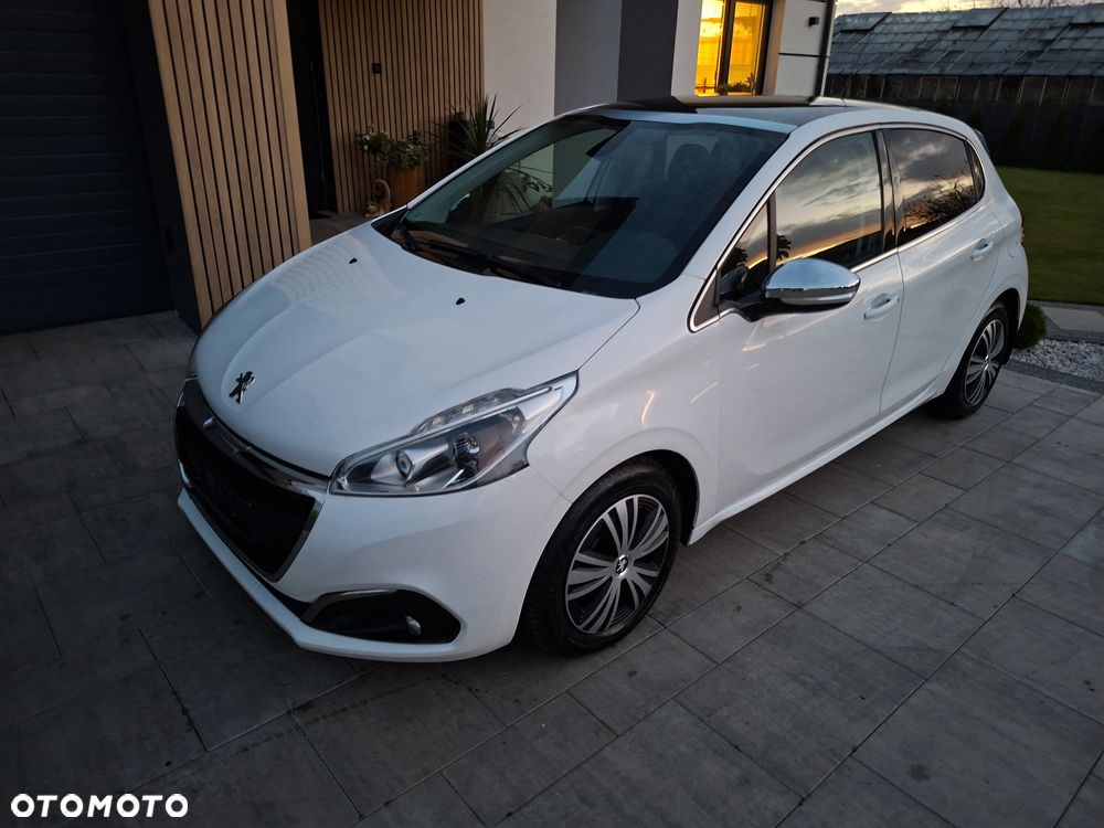 Peugeot 208 2017 photo 4