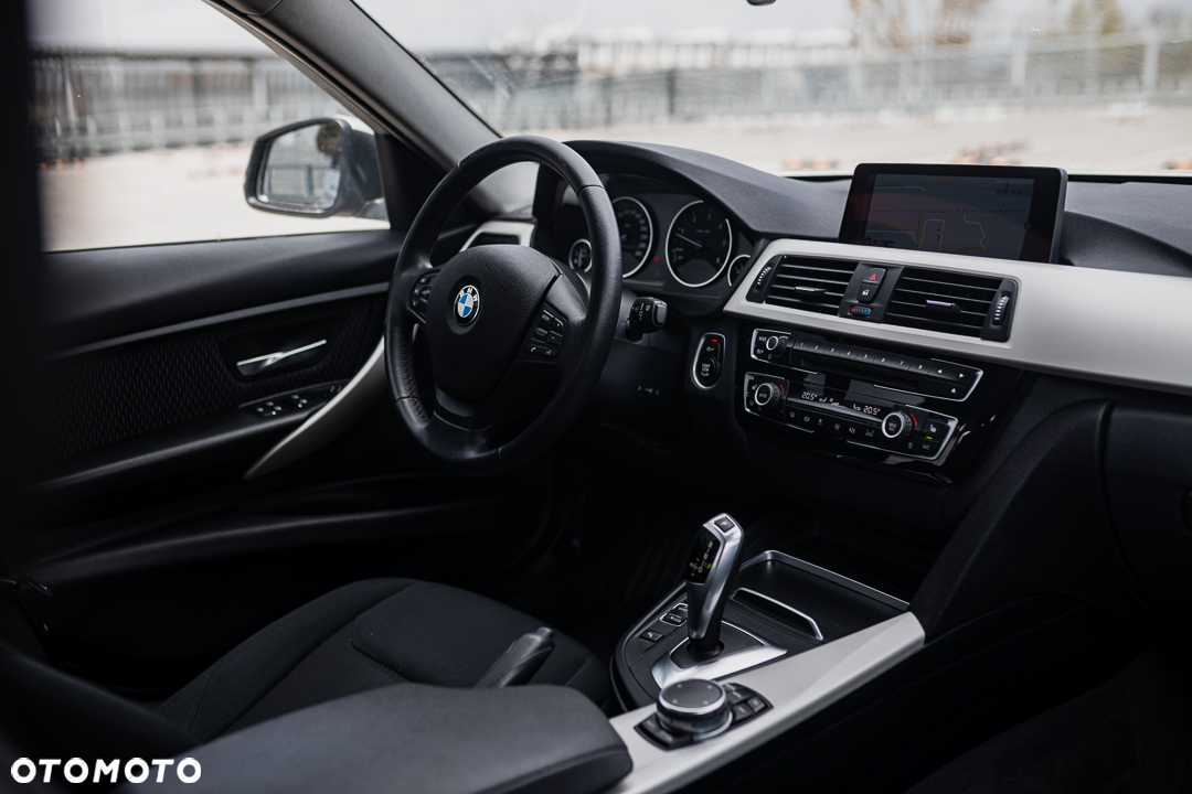 BMW Seria 3 320d Efficient Dynamics - 7