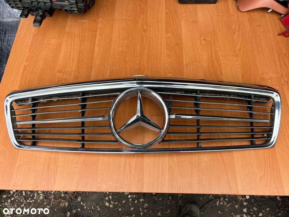GRILL ATRAPA CHŁODNICY  MERCEDES SLC W107 C107 R107 - 1