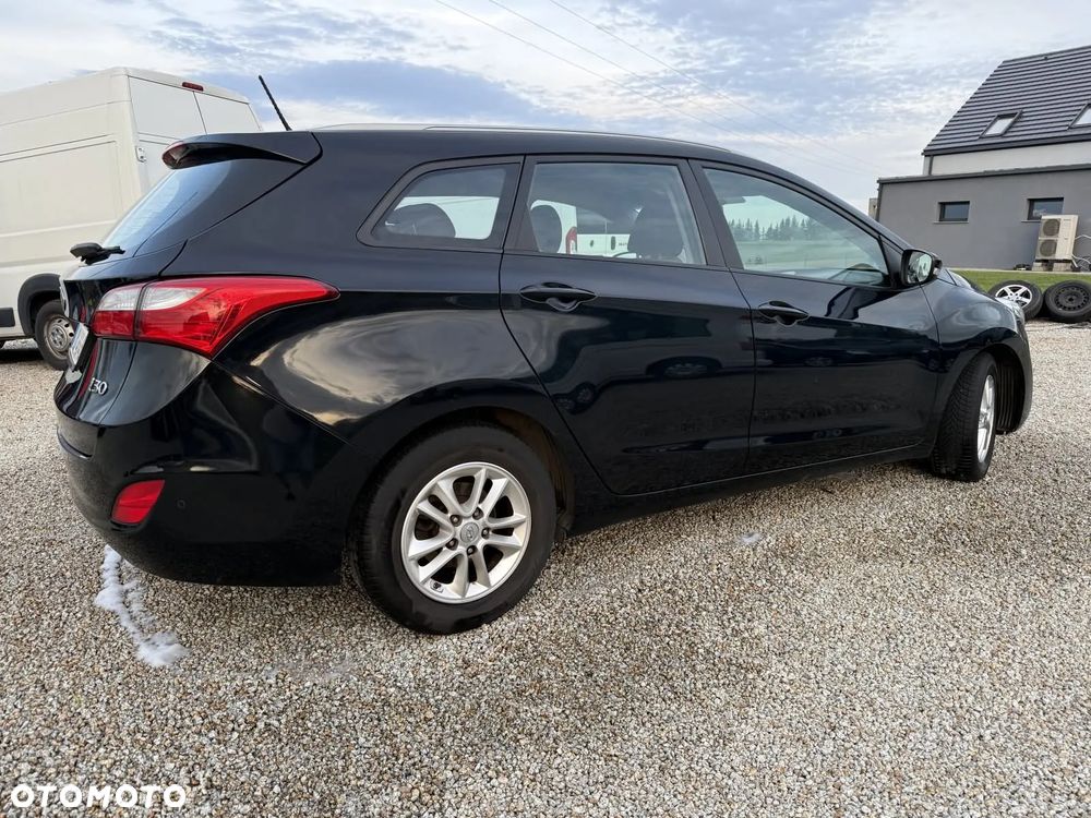 Hyundai i30 Kombi 1.6 GDi DCT Style - 4