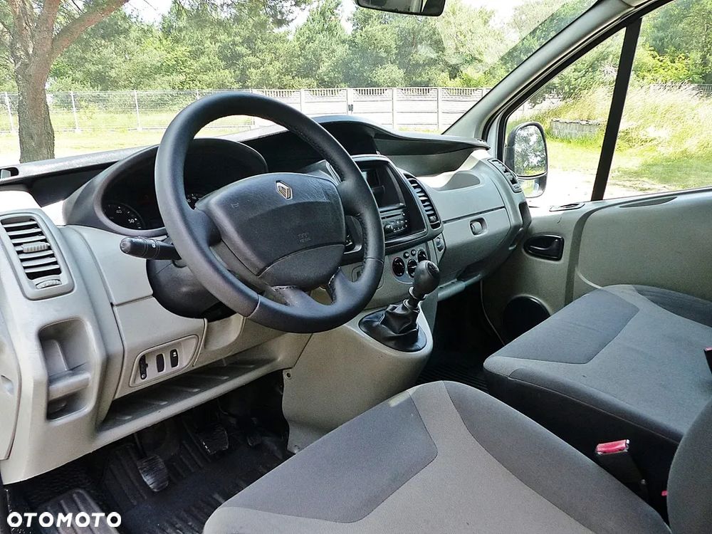 Renault Trafic - 23