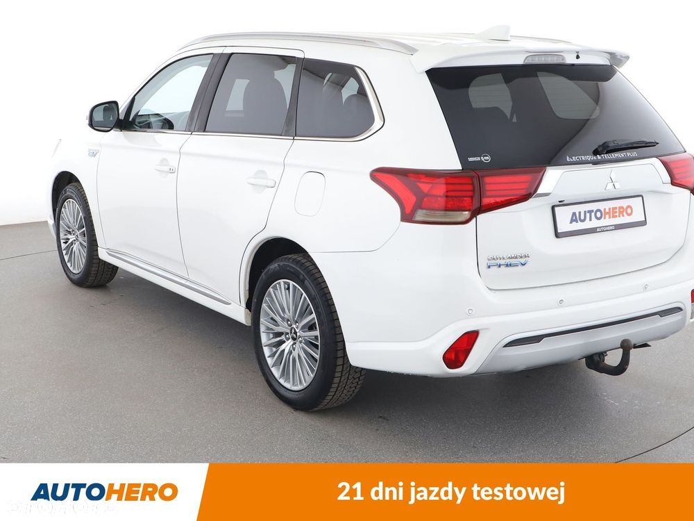 Mitsubishi Outlander - 4