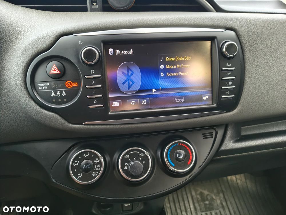 Toyota Yaris 1.5 Premium - 11
