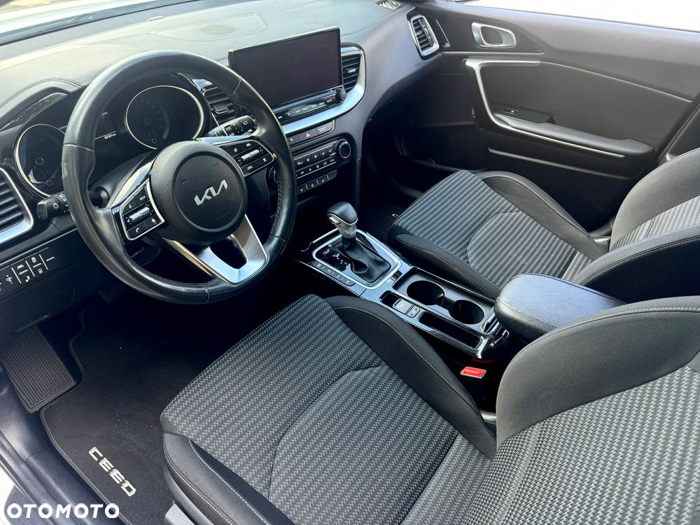 Kia Ceed 1.6 CRDi mHEV Business Line DCT - 9