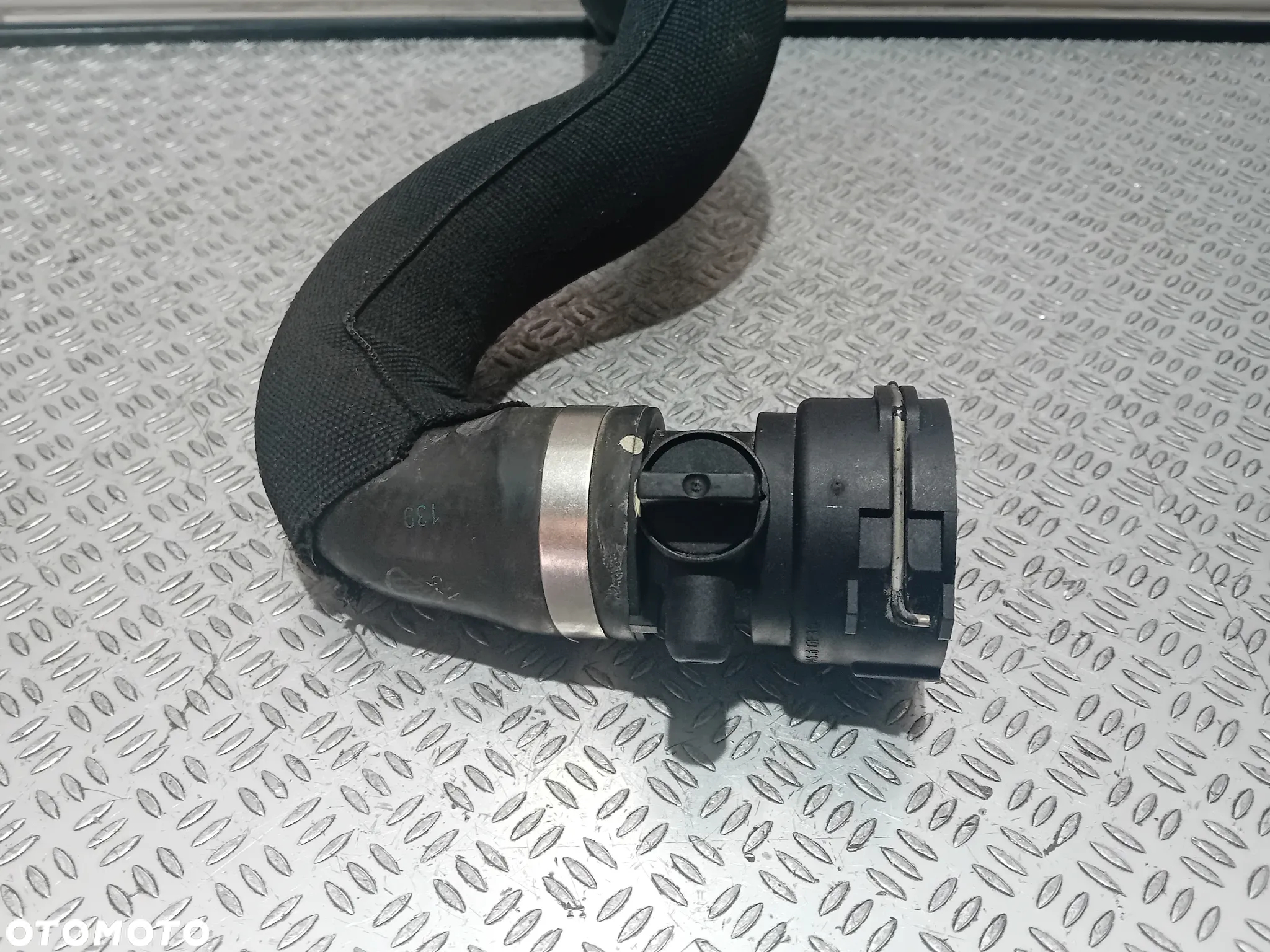 rurka wody przewód wąż Audi A4 B8  3.2 CAL 8K0121055B - 2