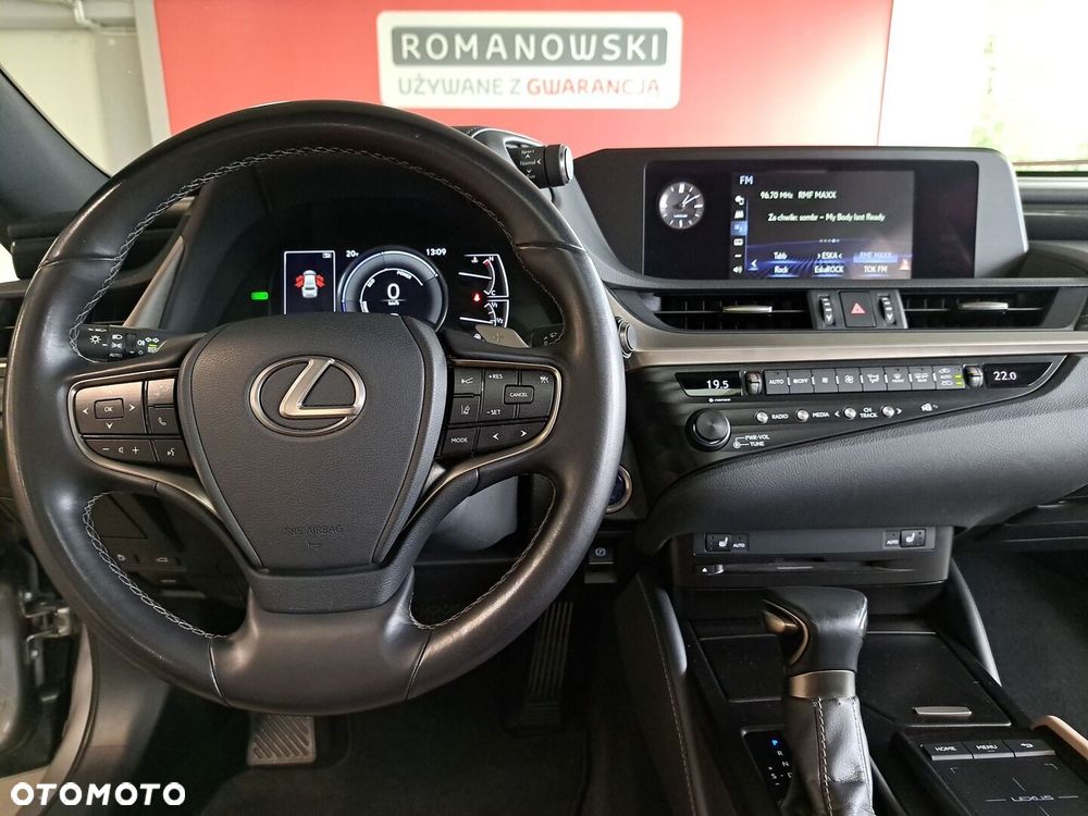 Lexus ES 300h Business Edition - 21