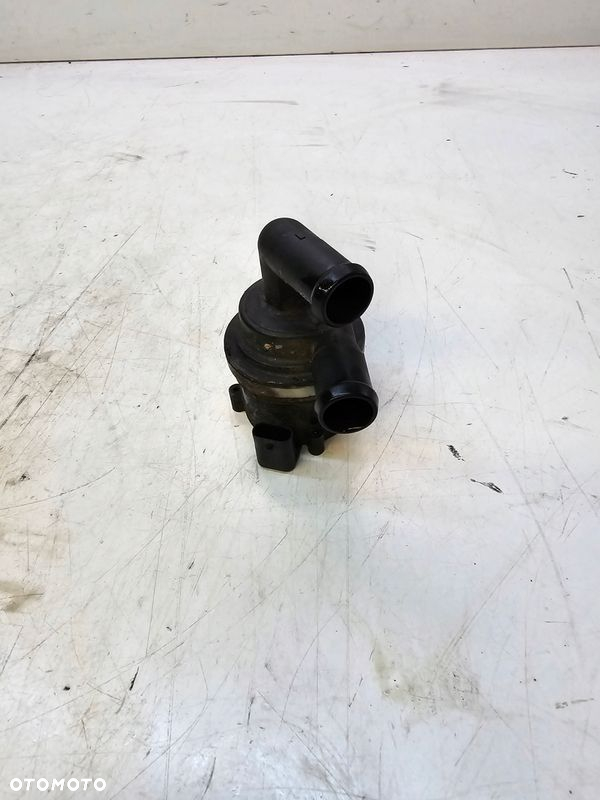 ZAWÓR WODY DODATKOWA POMPA AUDI A4 B8 5N0965561A - 2