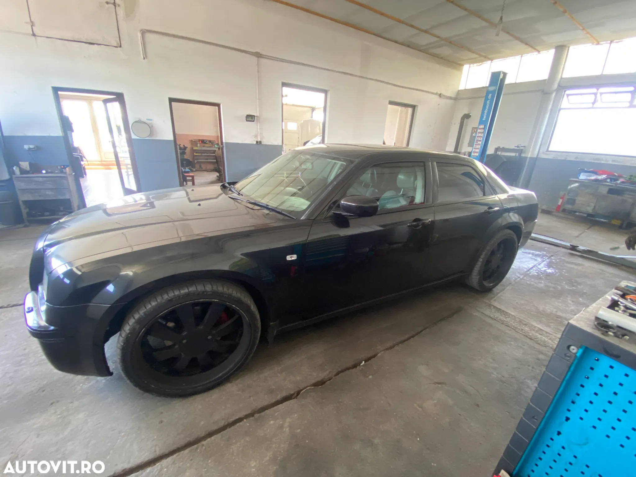 Dezmembrez piese Chrysler 300c - 6