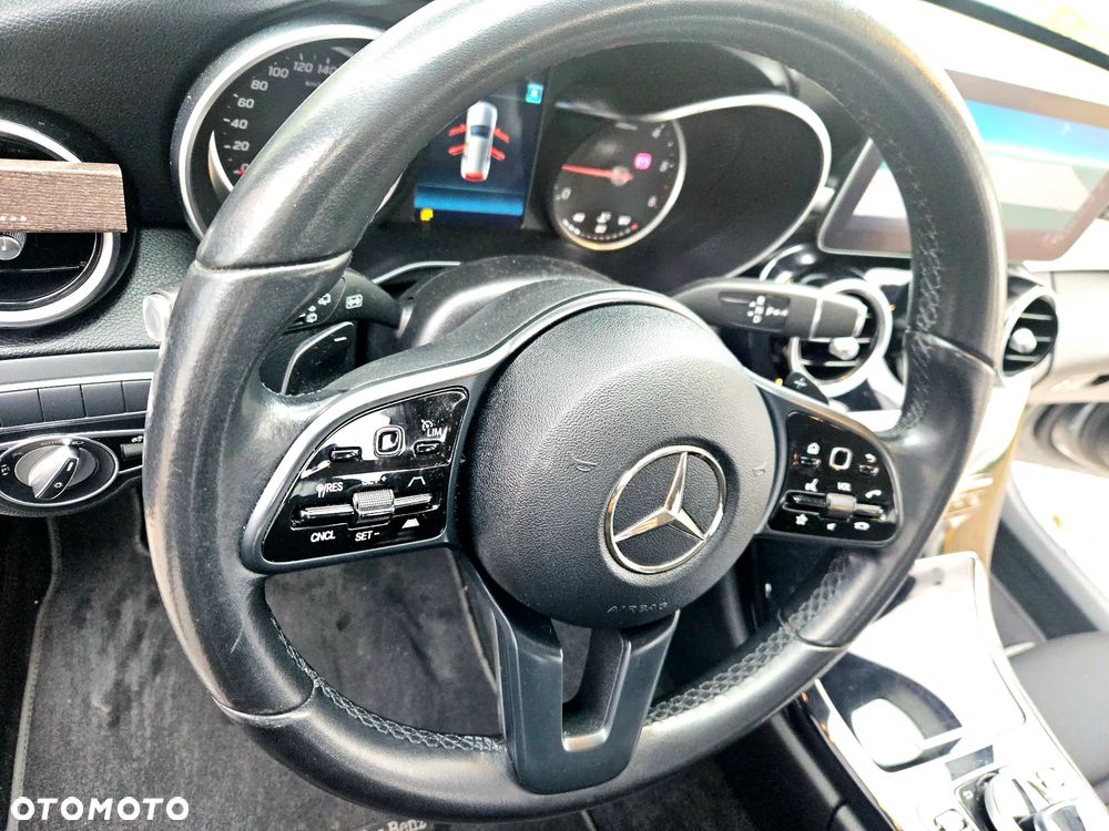 Mercedes-Benz Klasa C 220 d 4Matic T 9G-TRONIC - 27