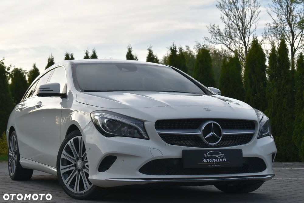 Mercedes-Benz CLA 200 7G-DCT UrbanStyle Edition - 19