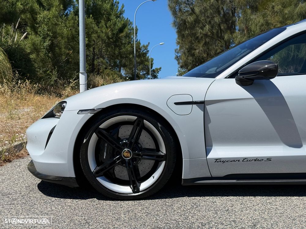 Porsche Taycan Sport Turismo Turbo S - 12