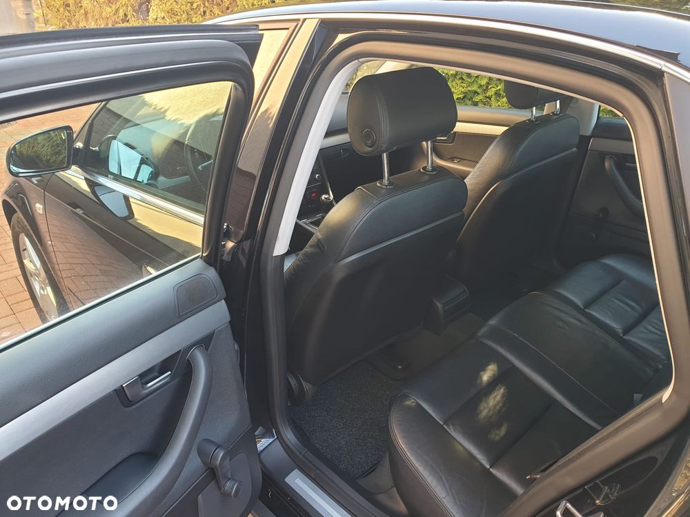 Audi A4 Limousine - 12