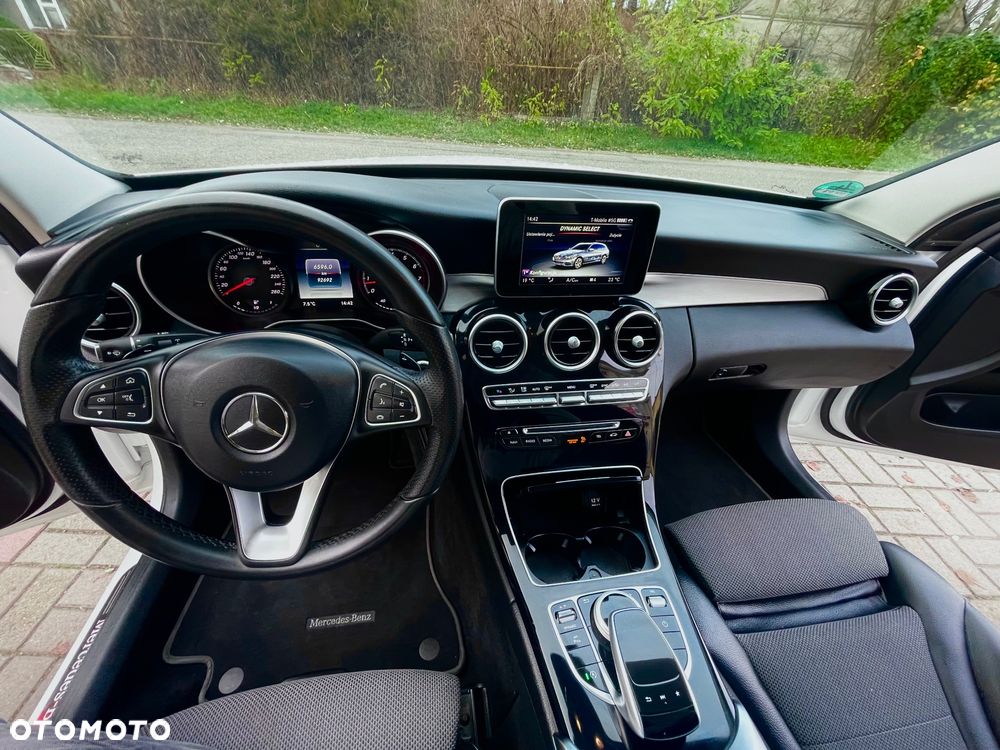 Mercedes-Benz Klasa C 300 7G-TRONIC Avantgarde - 16