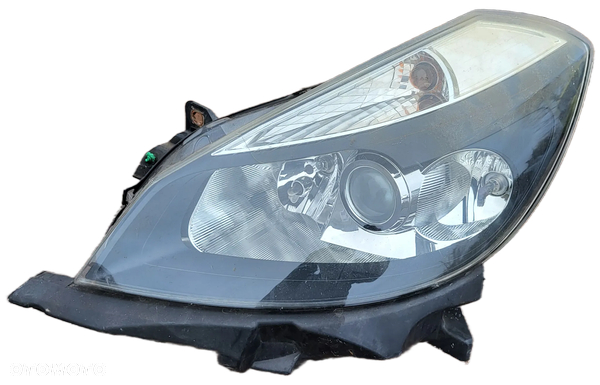 Lampa lewa Renault Clio III  soczewka  8200261610