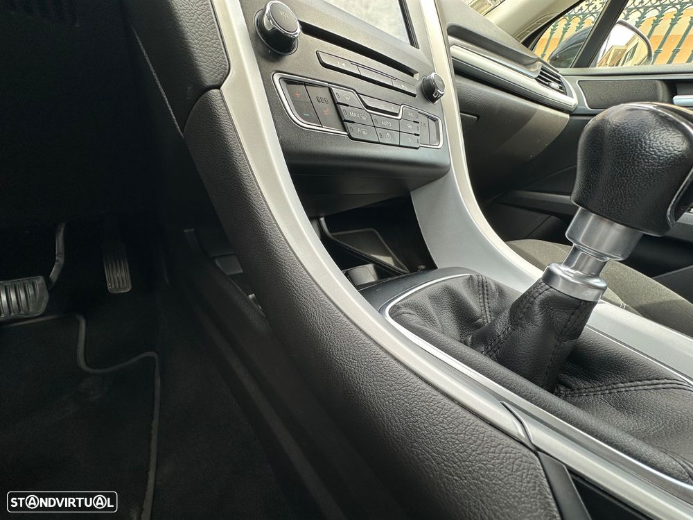Ford Mondeo SW 1.5 TDCi Titanium - 4