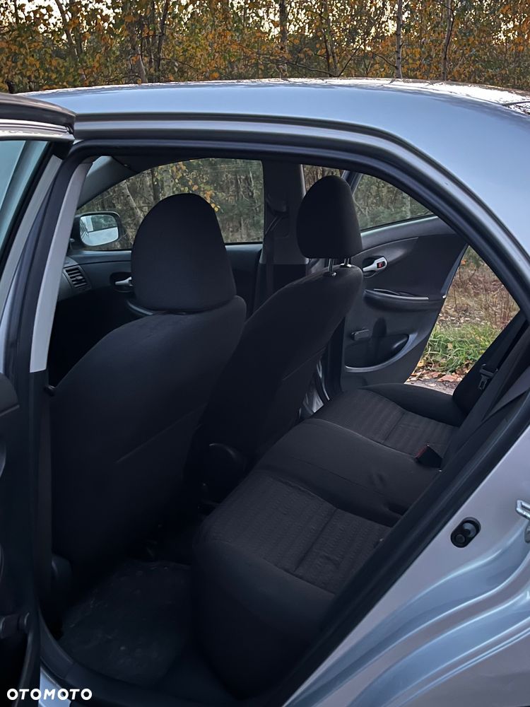 Toyota Corolla - 17