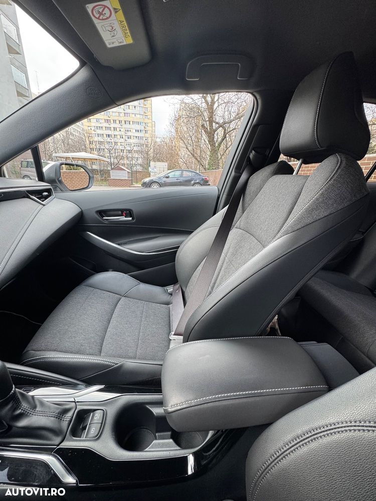 Toyota Corolla 1.8 HSD Dynamic - 12