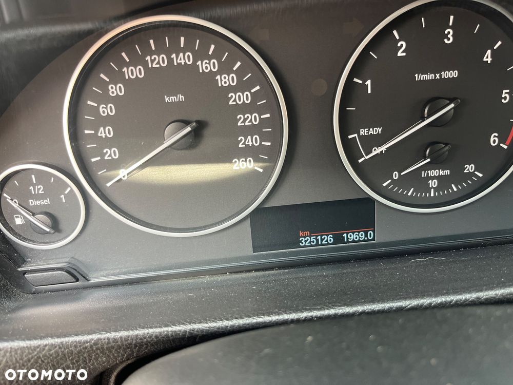 BMW Seria 3 320d - 12