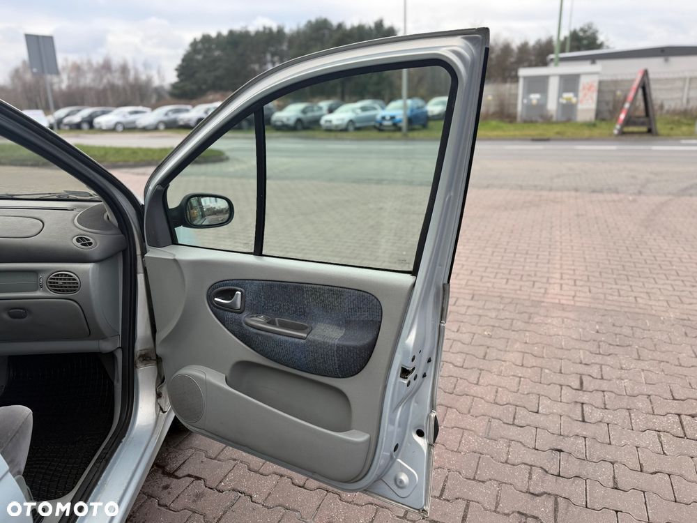 Renault Scenic 1.6 16V Authentique - 16